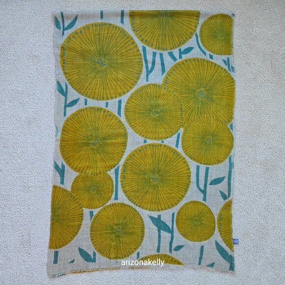 Accessories - NWOT Cashmere Scarf Retro Scandinavian Design